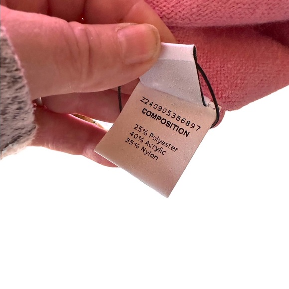 Yozy XXl pink drop shoulder sweater with large white bow. Non itchy & thick,Nwt. - Picture 11 of 16